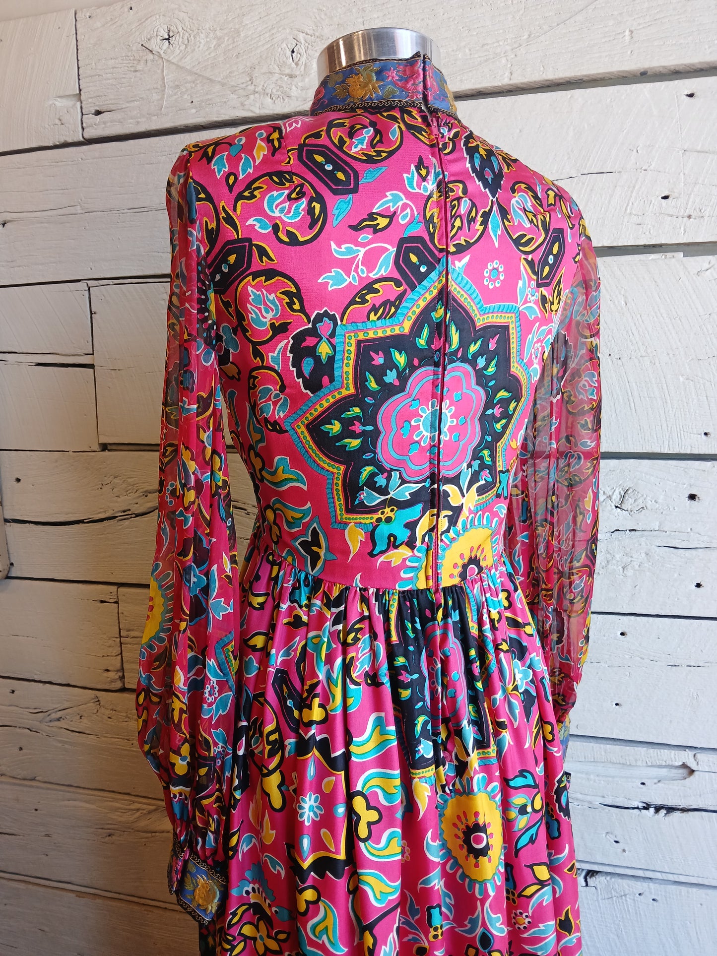 1970s Silk Printed Oscar de la Renta Dress