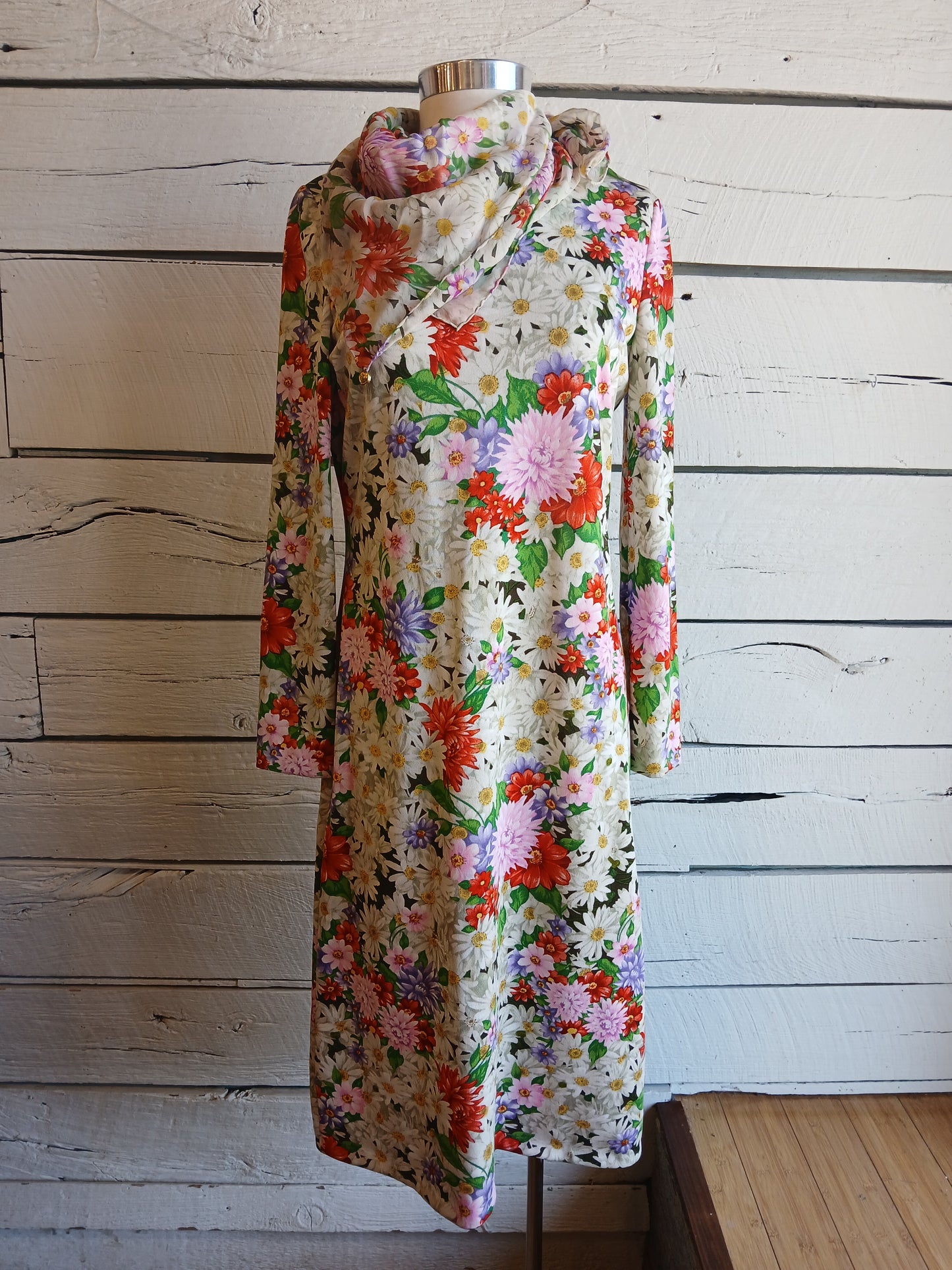 1970s Goldworm Floral Knit Dress with matching scarf