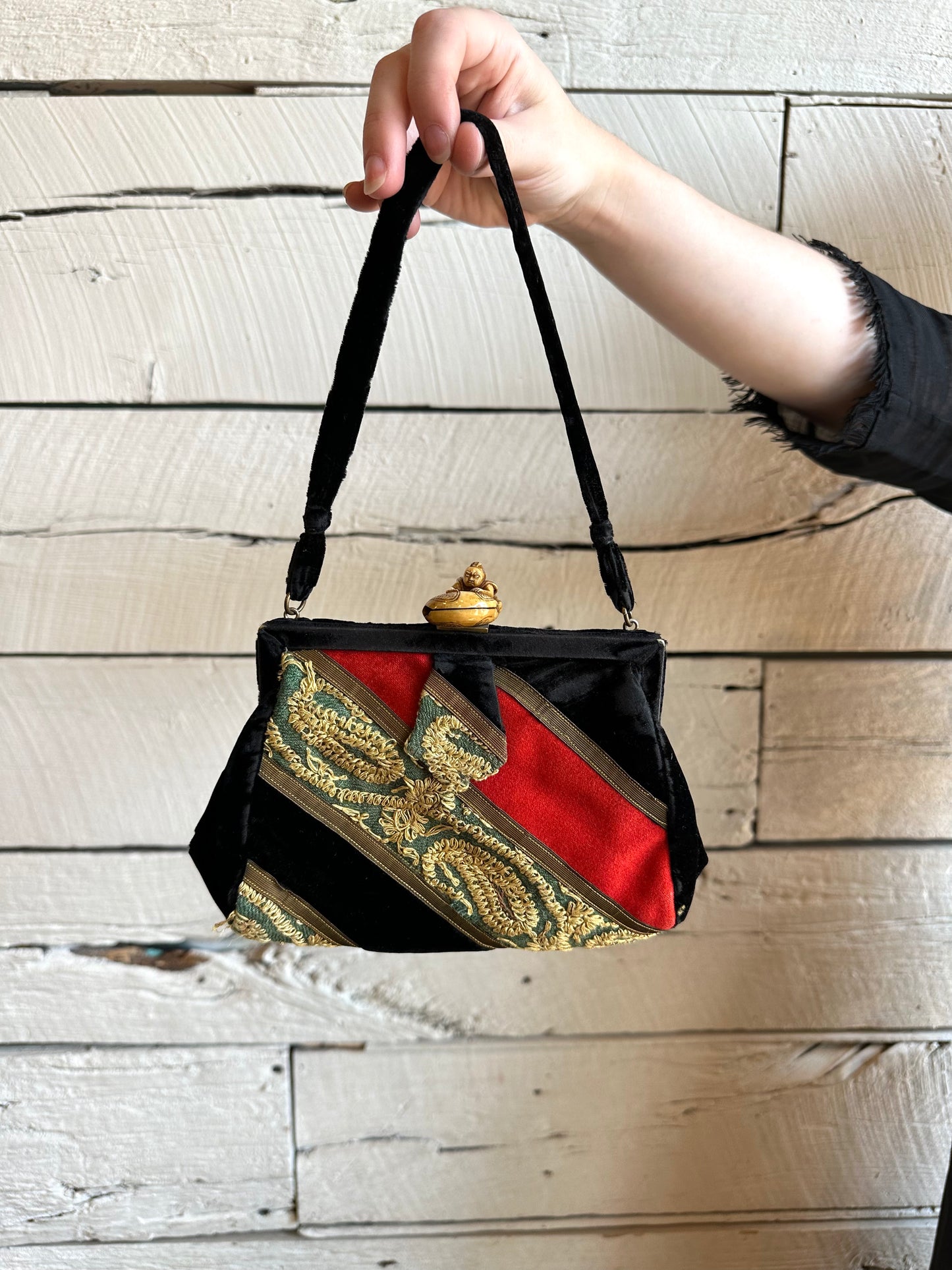 1950s/1960s velvet and embroidered handbag