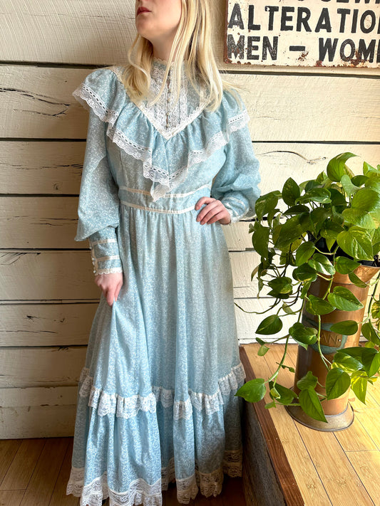 1970s Gunne Sax light blue long sleeve dress