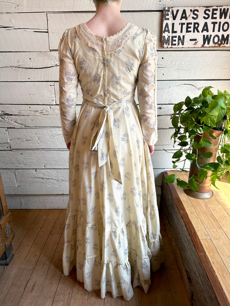 1970s Gunne Sax cream floral long sleeve dress