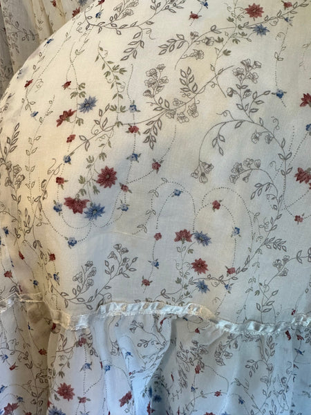 1970s Gunne Sax white long sleeve floral dress