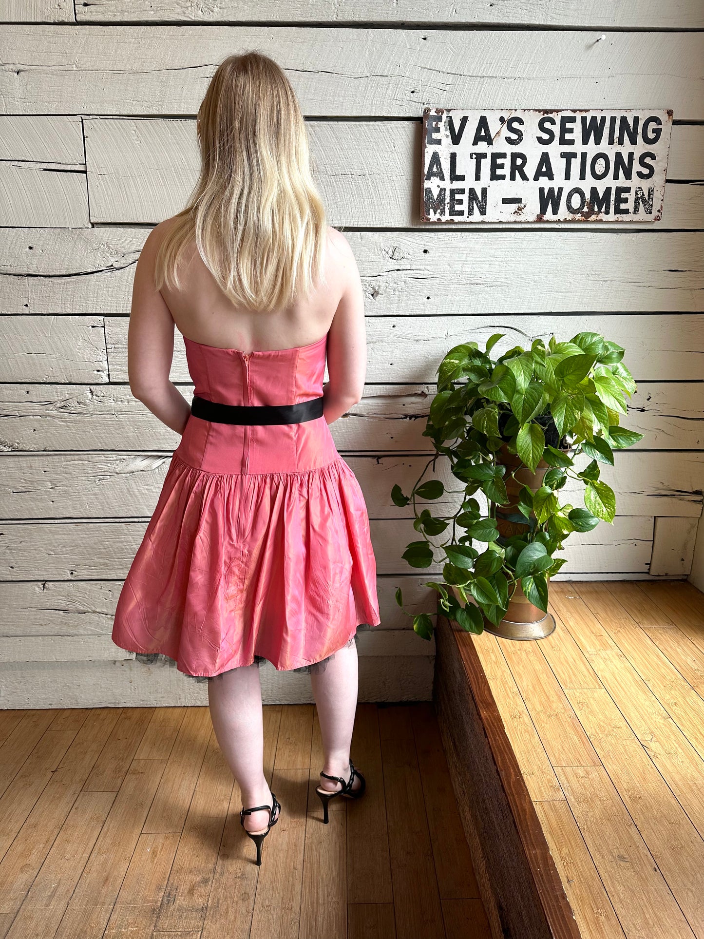 1980s Gunne Sax pink strapless party dress