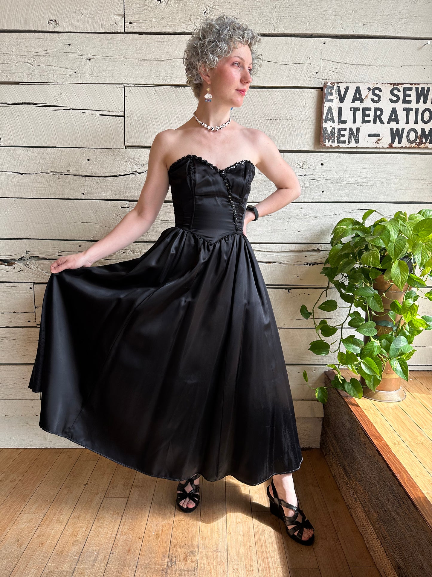 1970s/1980s Gunne Sax black gown