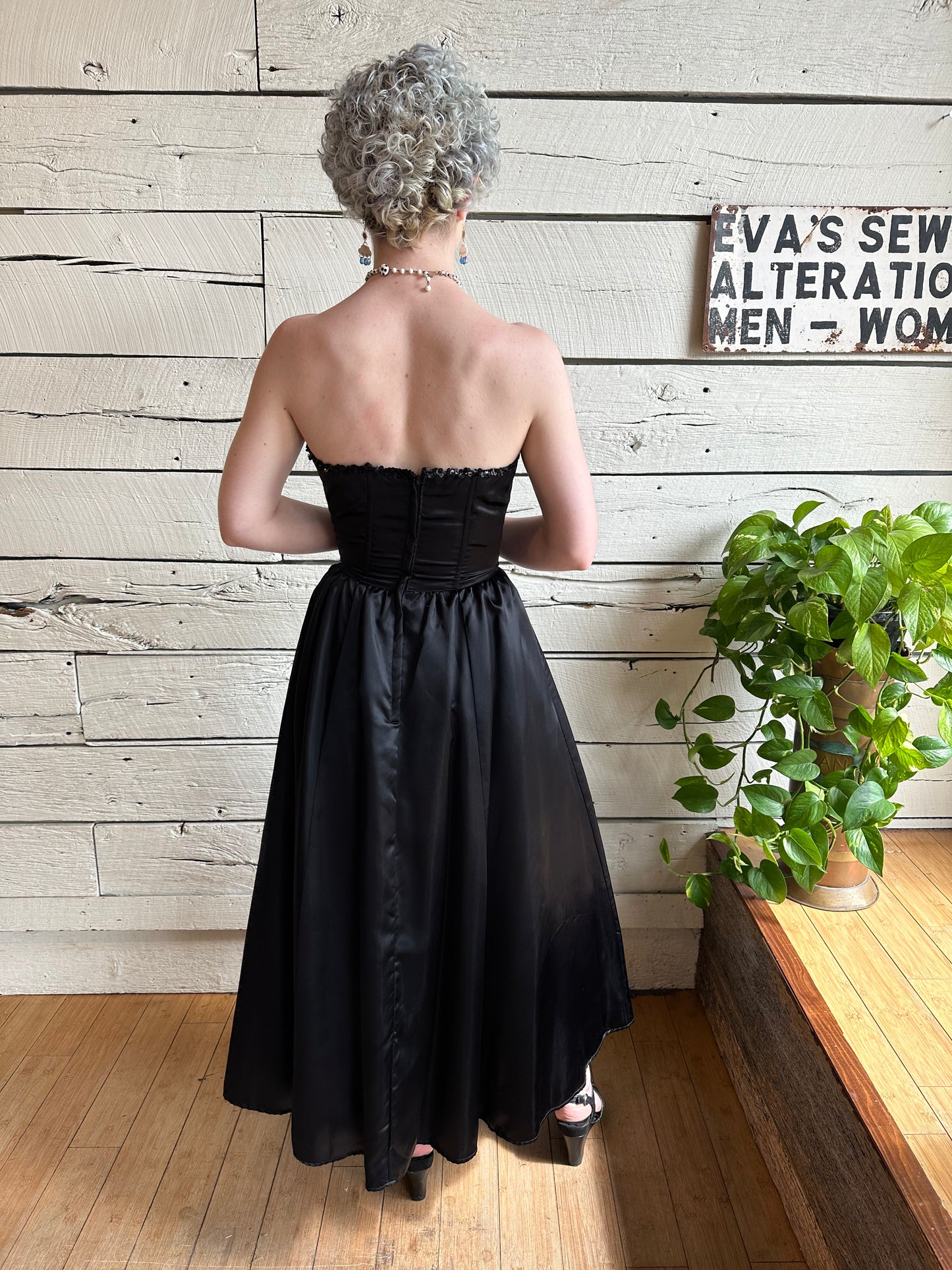 1970s/1980s Gunne Sax black gown