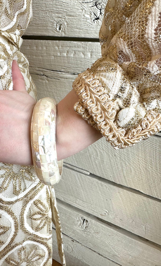 Vintage shell bangle