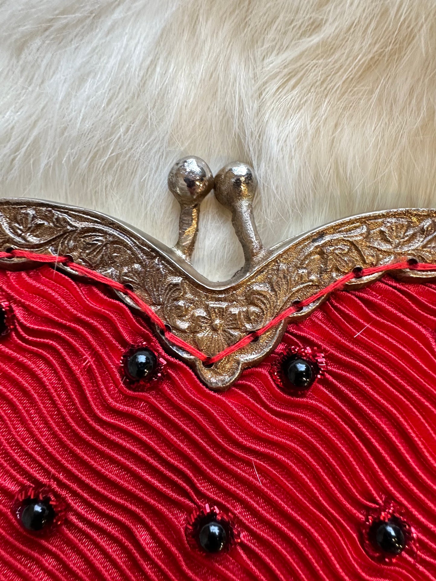 1980s beaded heart shaped purse