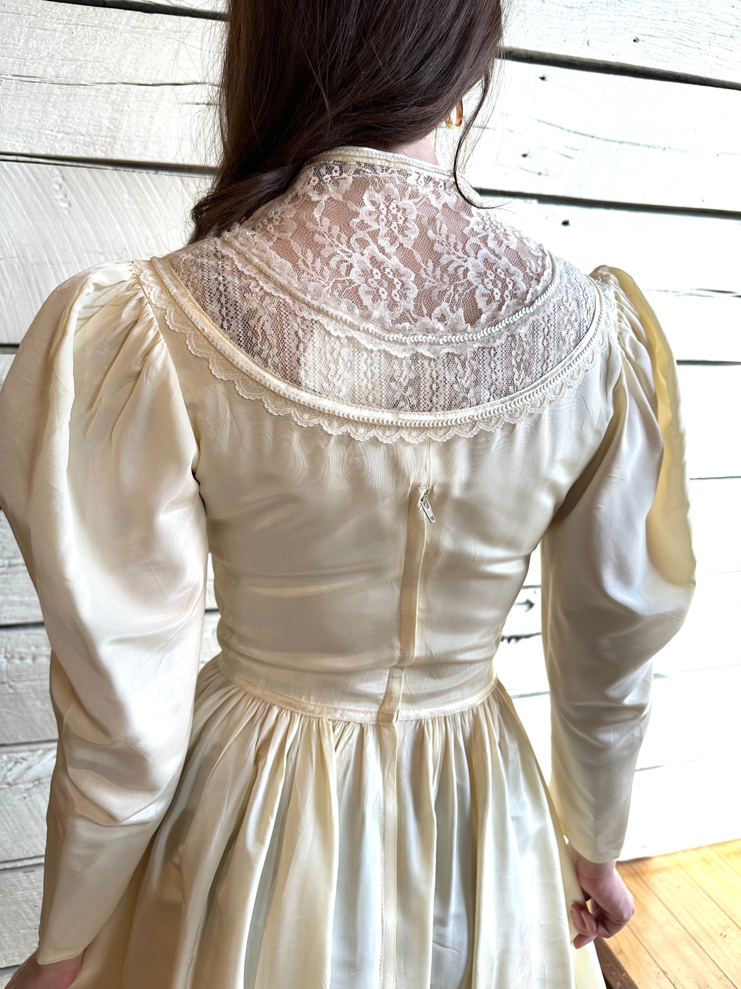 1980s Gunne Sax cream party dress