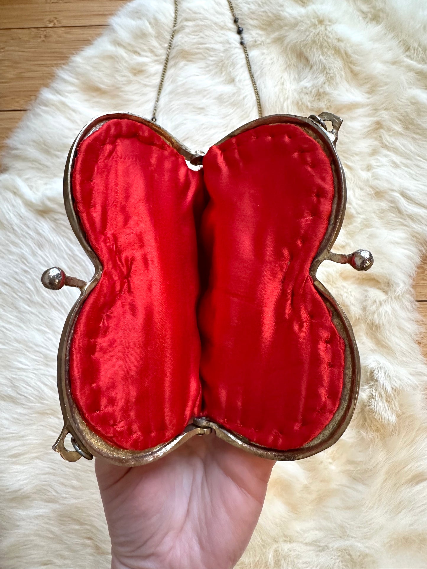 1980s beaded heart shaped purse