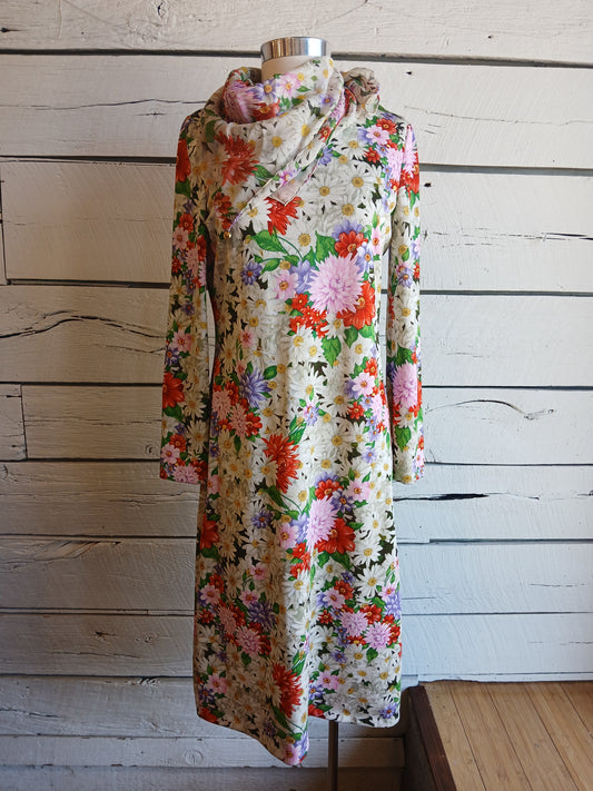 1970s Goldworm Floral Knit Dress with matching scarf