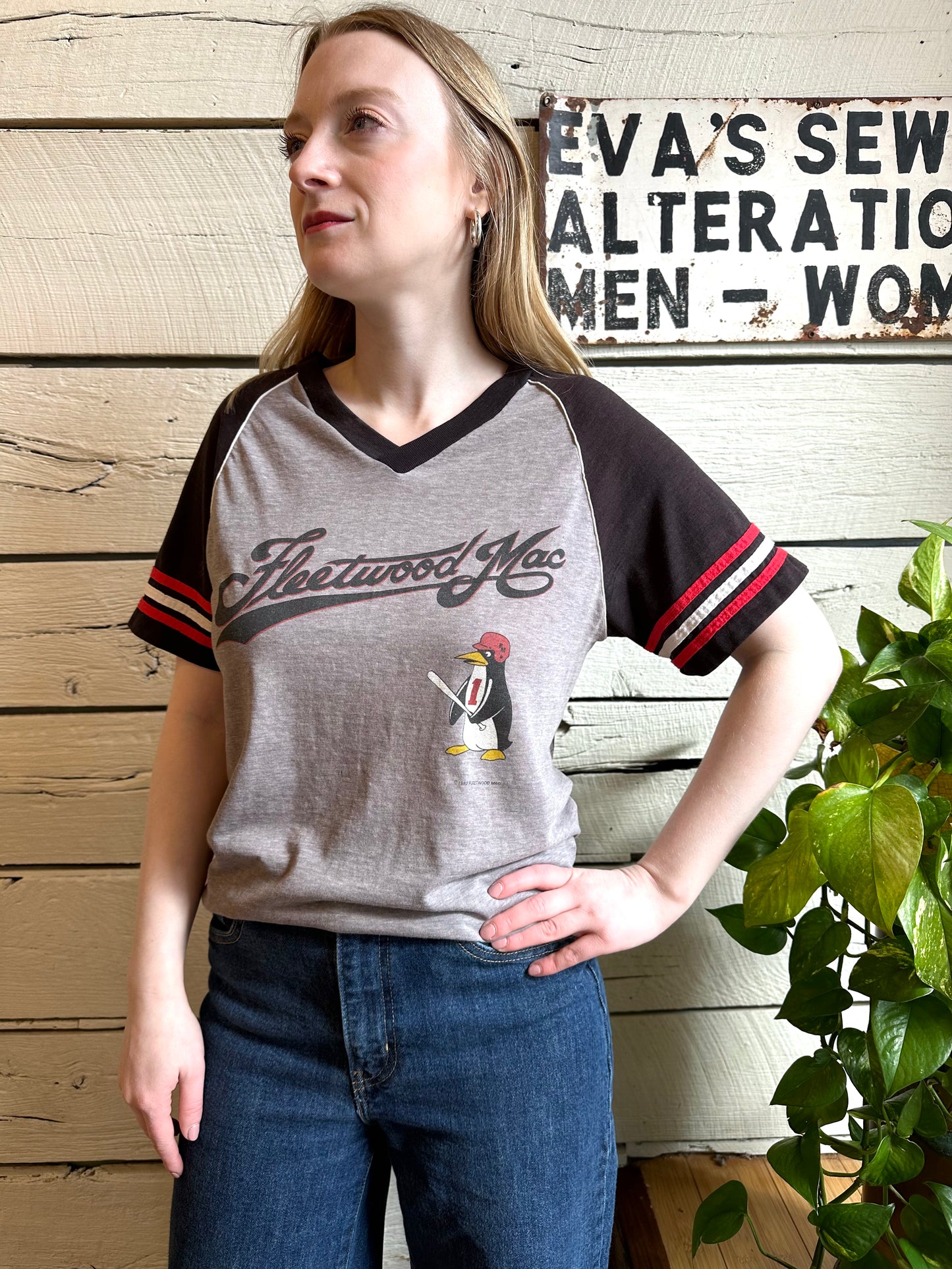 1982 Fleetwood Mac Mirage Tour v-neck baseball-style t-shirt