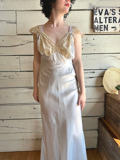 1930s/1940s light blue lace trim full-length slip