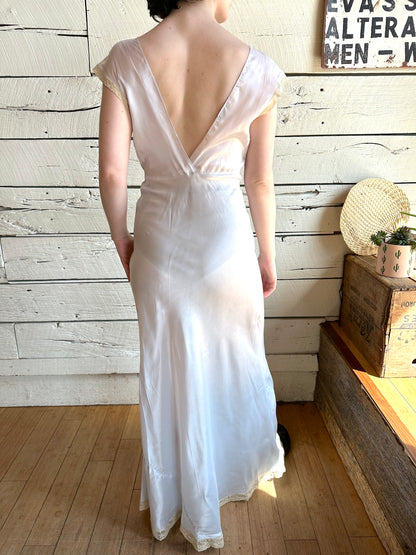 1930s/1940s light blue lace trim full-length slip