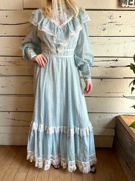 1970s Gunne Sax light blue long sleeve dress