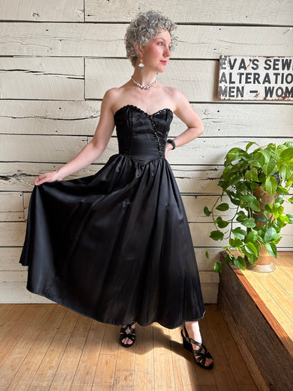 1970s/1980s Gunne Sax black gown