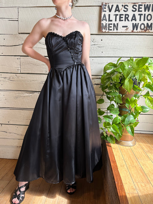 1970s/1980s Gunne Sax black gown