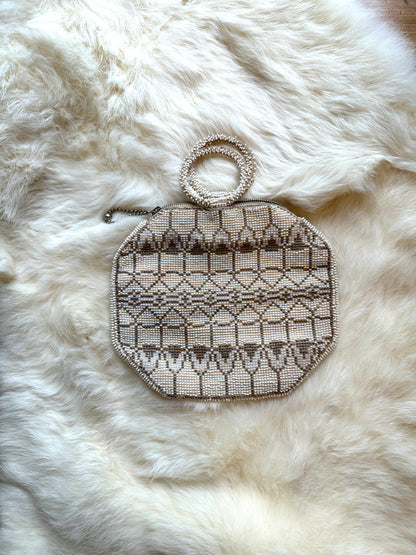1940s off-white beaded bag