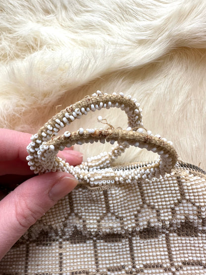 1940s off-white beaded bag