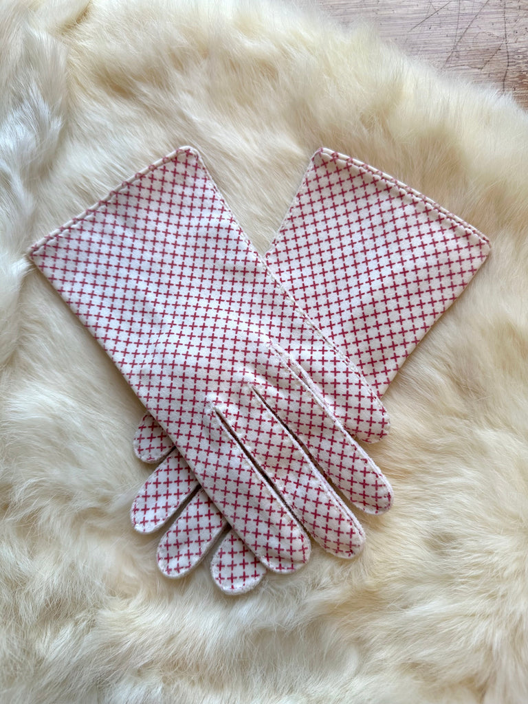 1950s/1960s red and white cross patterned gloves